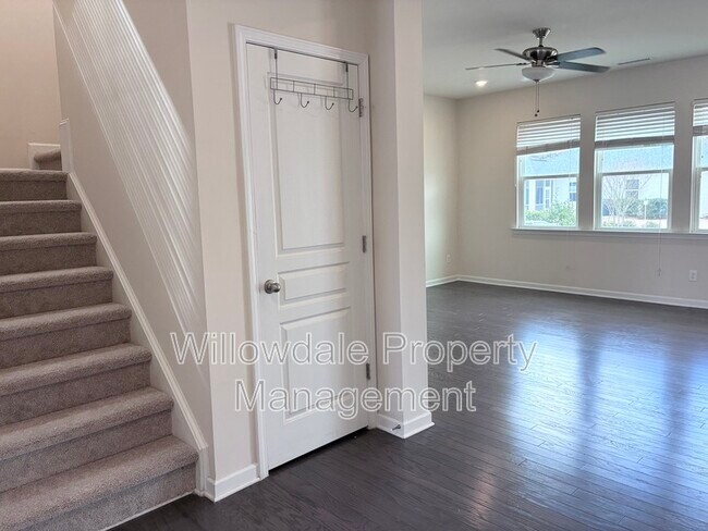 Building Photo - 229 Willow Grove Ln