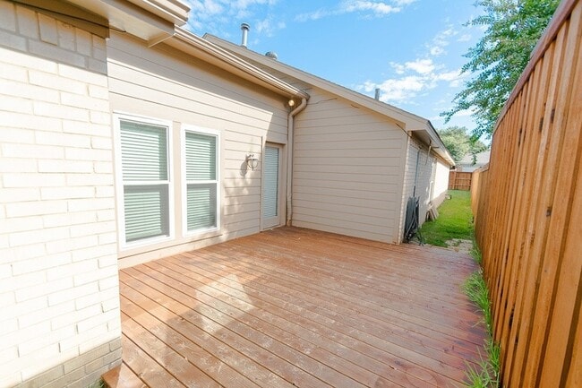 Building Photo - 14816 Sopras Cir