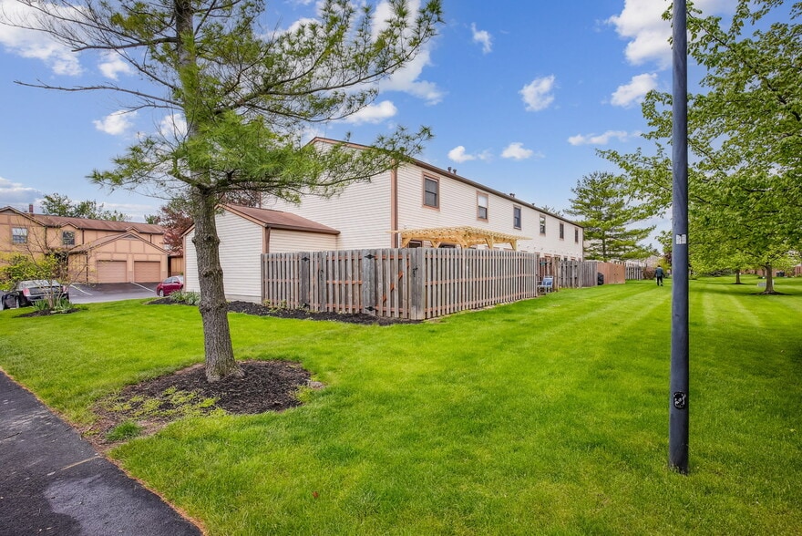 Building Photo - 700 Alta View Ct