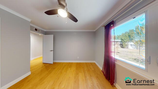 Building Photo - 3 + 2 Updated and Spacious Home in the Hea...