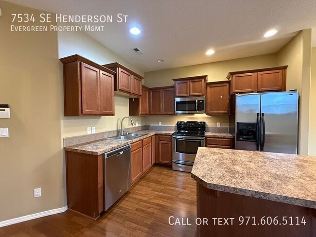 Building Photo - 7534 SE Henderson St