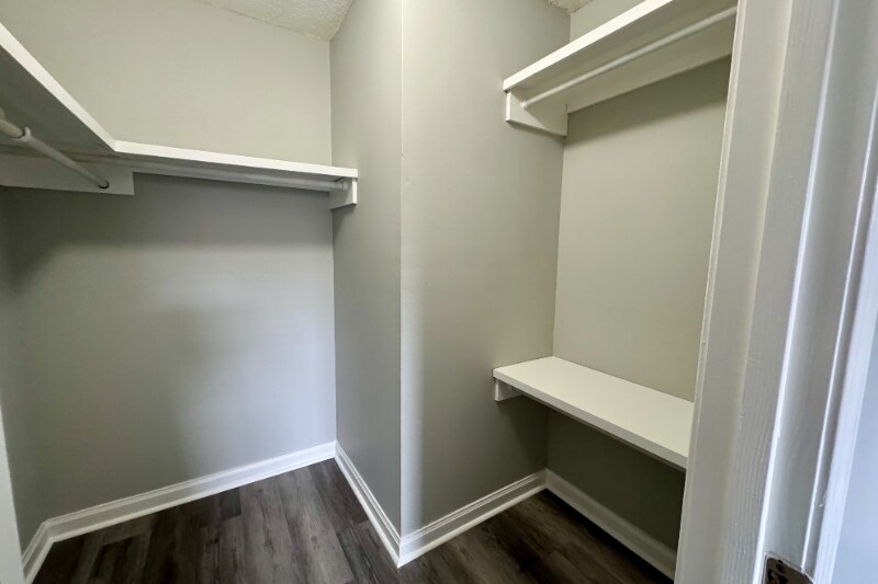 Building Photo - 305 Halcott Dr