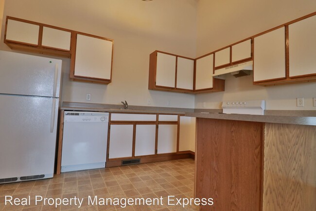 Primary Photo - 1 br, 1 bath Apartment - 801 Ryan Dr 801 E...