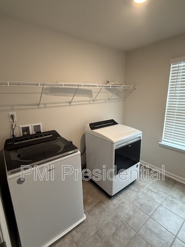 Building Photo - 11075 Chappell Crk Cir