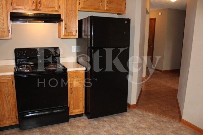 Building Photo - 10311 Park Valley Dr