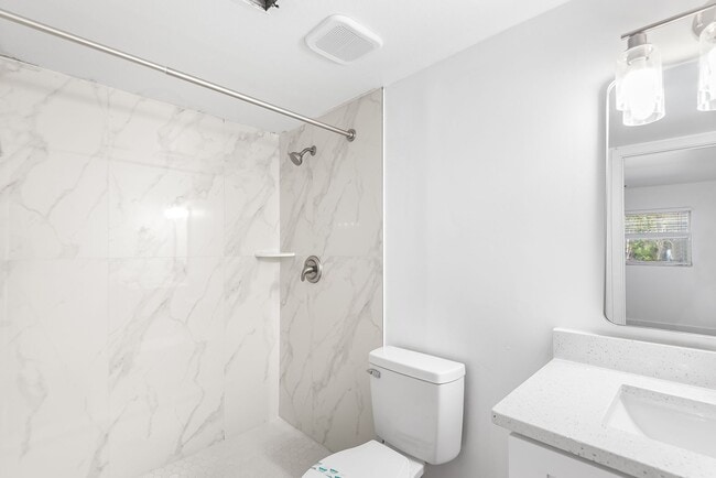 Building Photo - TWO BEDROOM APARTMENT AVAILABLE!