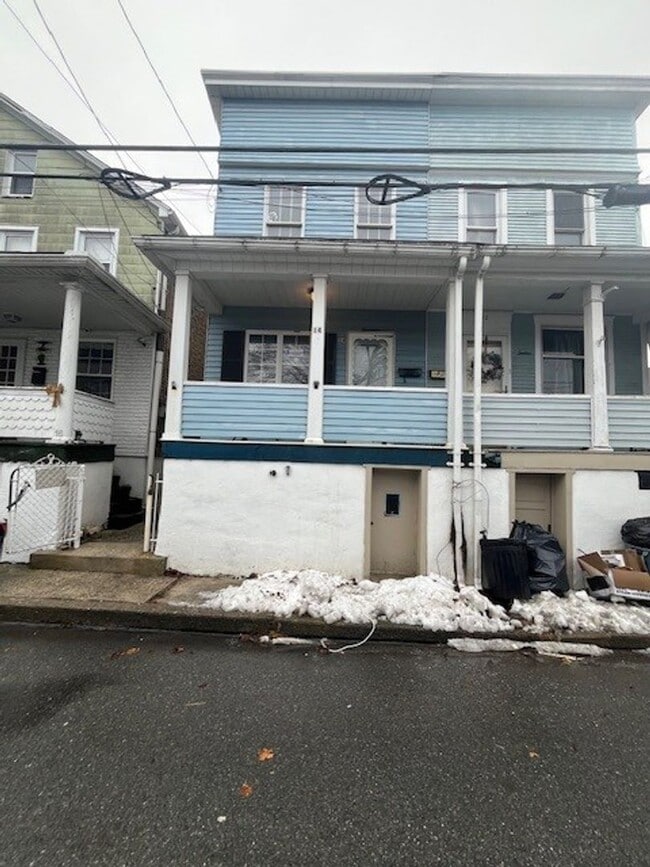 Building Photo - 3 bed 1 bath