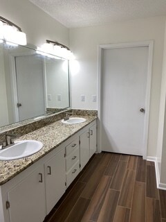 Building Photo - 228 E Greenfield Dr