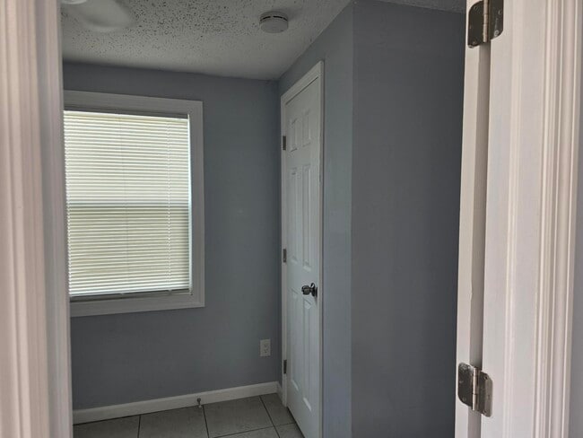 Building Photo - 513 Greynolds Cir