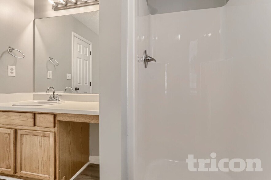 Building Photo - 270 Hayward Ln