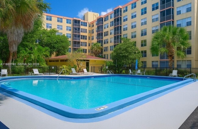 Building Photo - 17890 W Dixie Hwy