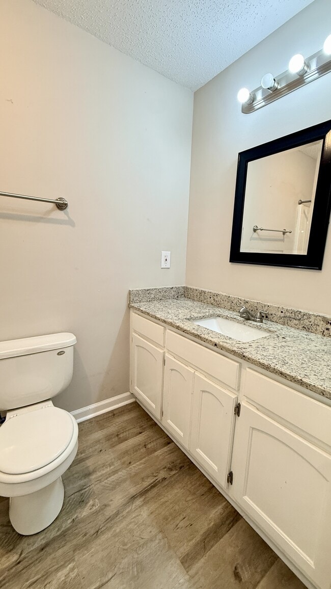 Building Photo - 2531 Clovis Rd SW