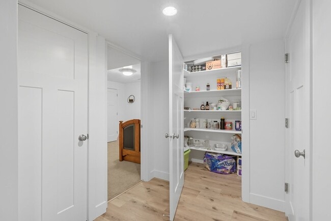 Building Photo - 6 bed; 3 bath single family home in Enoch