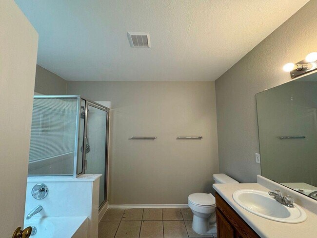 Building Photo - 126 Salado Dr