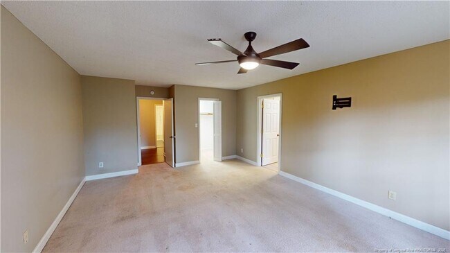 Building Photo - 10 Emerald Ln