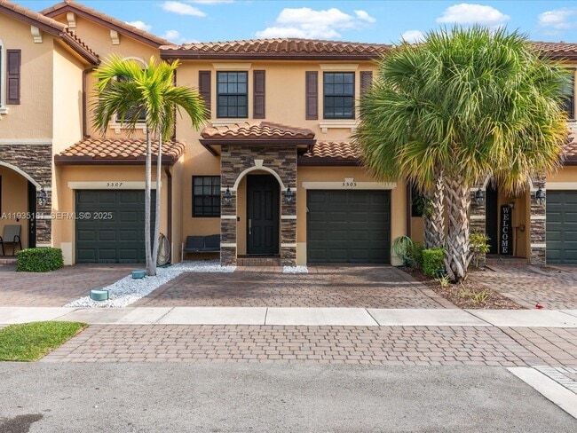 Building Photo - 5505 NW 27th Ct