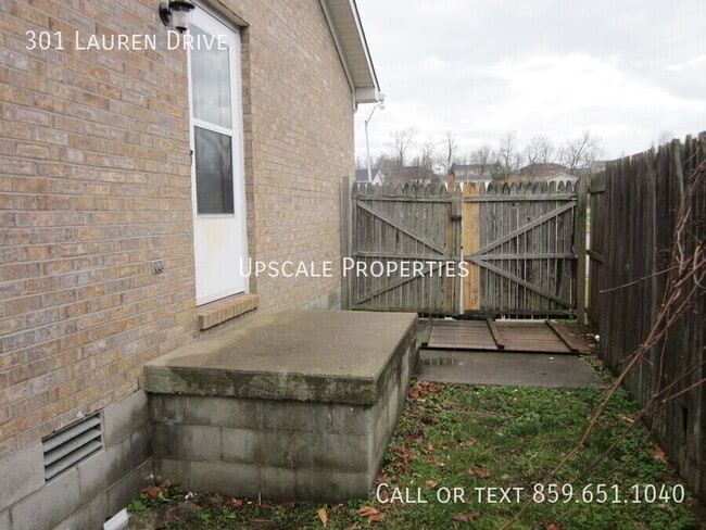 Building Photo - 301 Lauren Dr