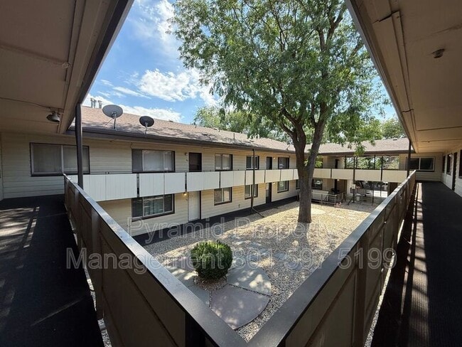 Building Photo - 1555 E 3900 S