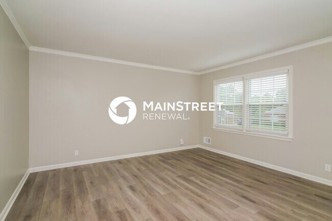 Building Photo - 4 Bedroom Pet-Friendly Home in LOUISVILLE,...