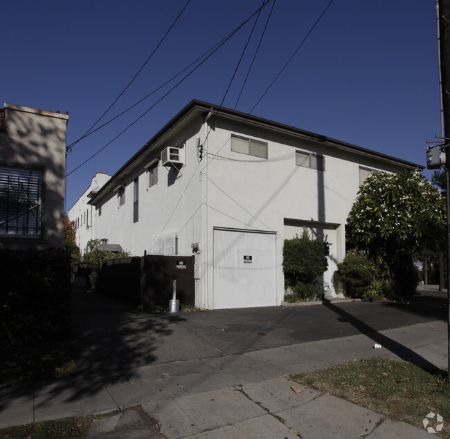 Building Photo - 4055-4059 1/2 Melrose Ave