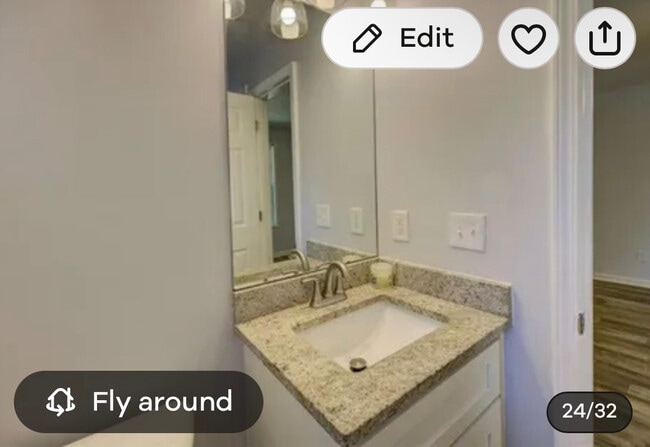 Building Photo - Room in House on Navajo Trail