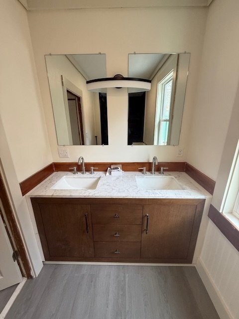 Building Photo - Walk to Downtown Norway from This Bright, Beautifully Renovated First-Floor Apartment