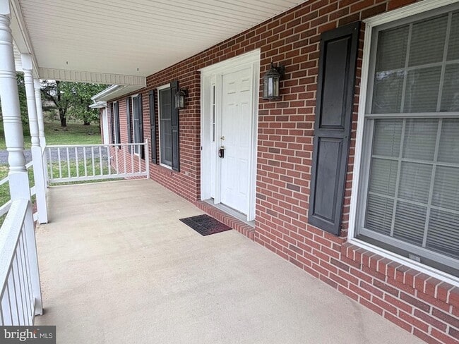 Building Photo - 78 Brook Creek Rd