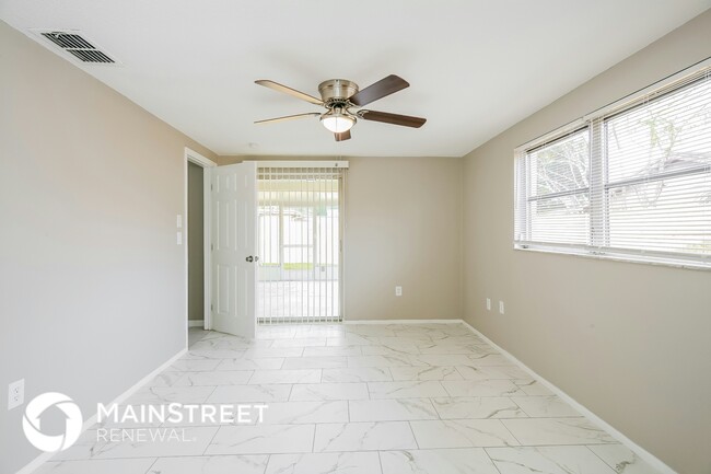 Building Photo - 7021 Moravian Dr