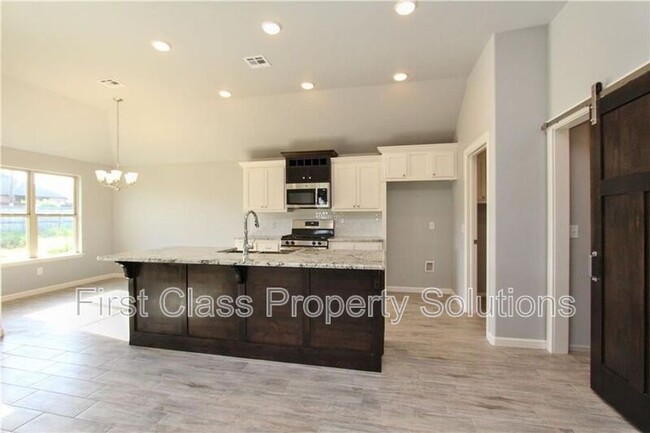 Building Photo - 4005 Brougham Way
