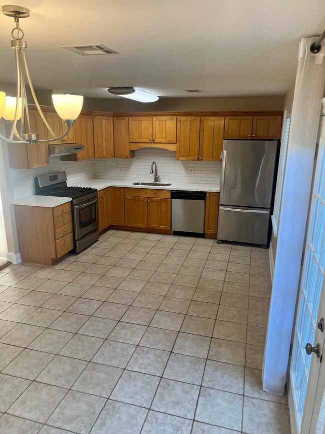 Building Photo - 225 Brett Dr