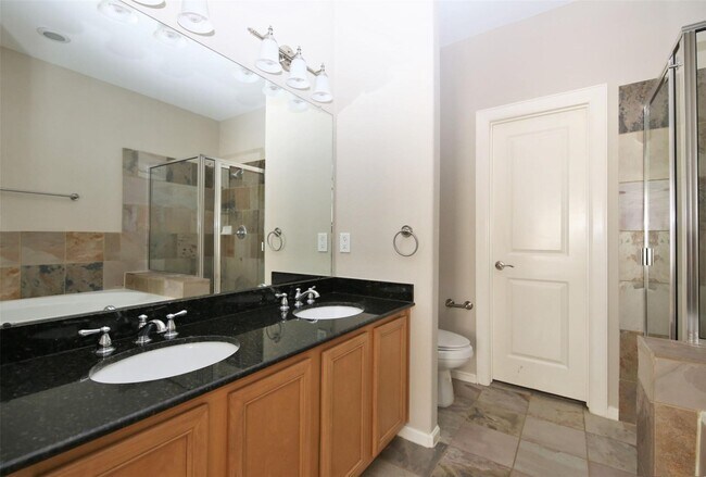 Building Photo - 2902 Chenevert St