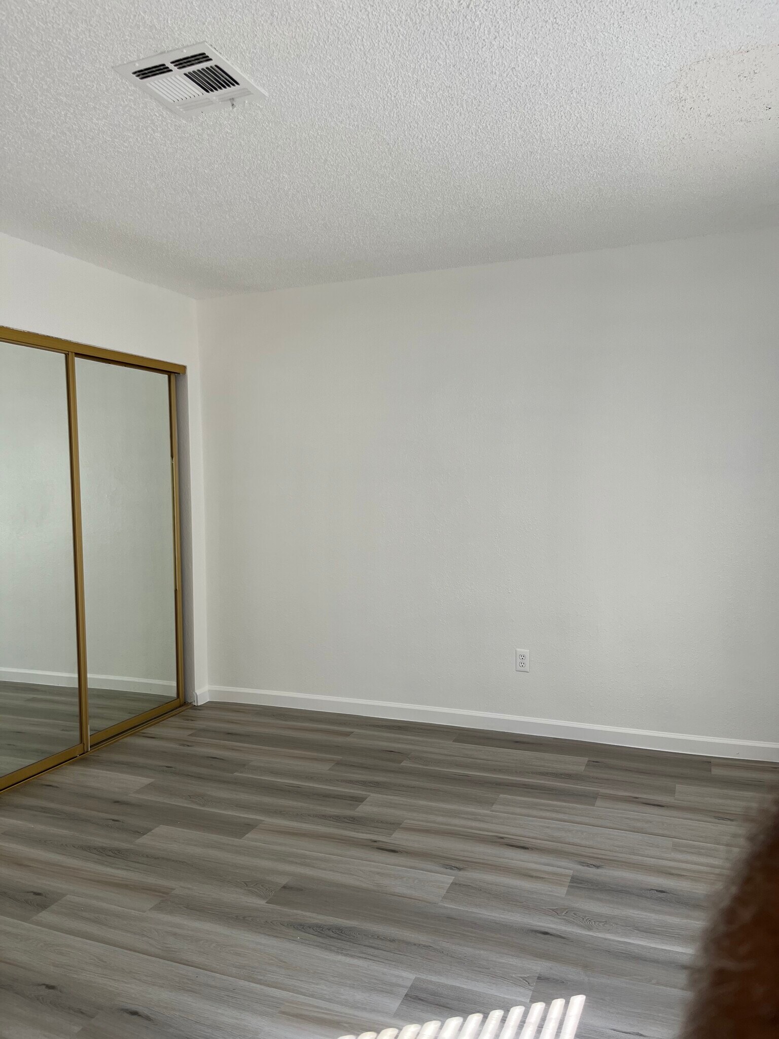 Building Photo - 5078 Spencer St