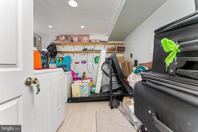 Building Photo - 223 Laura Anne Ct