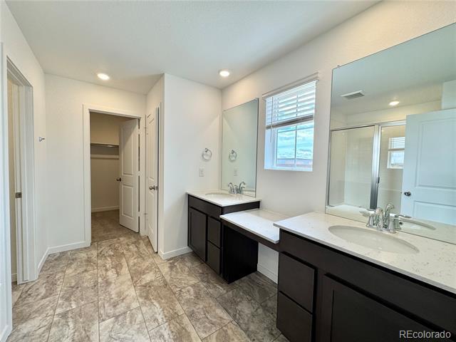 Building Photo - 4858 Astor Pl
