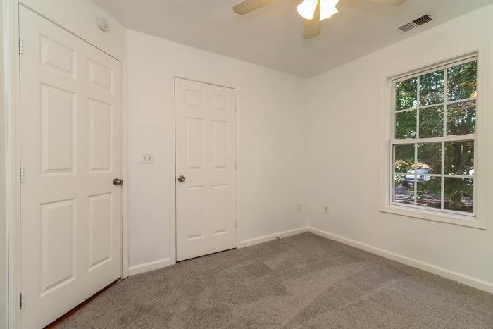 Building Photo - 389 Tapley Rd