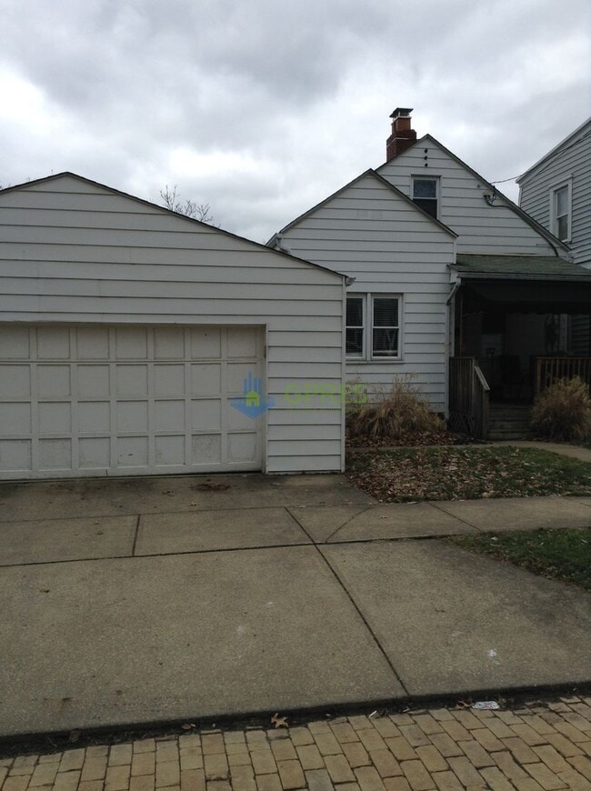 Building Photo - House for rent in the heart of Oakmont