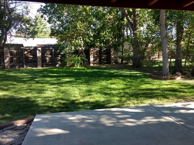 Building Photo - Beautifully Updated Boulder 3Bed/2Bath- Walking distance from CU campus & 29th St Mall! Available...