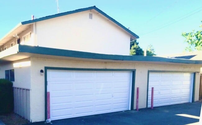 Primary Photo - 7170 Bark Ln