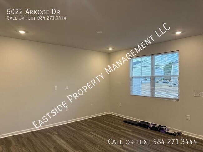 Building Photo - 5022 Arkose Dr