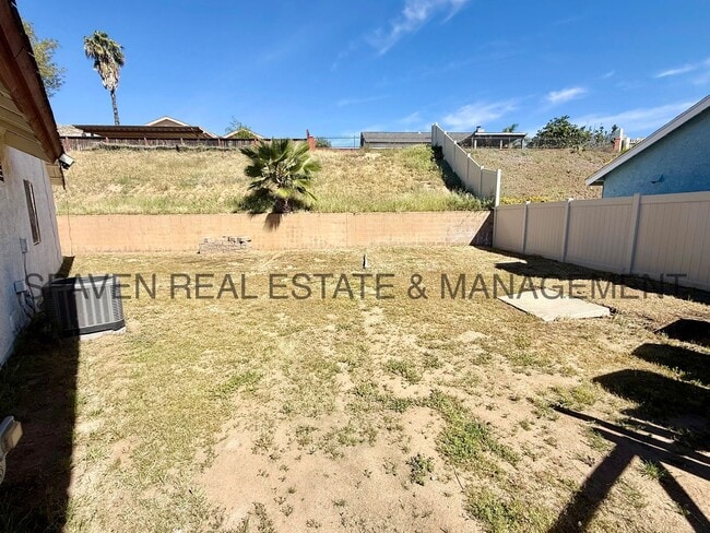 Building Photo - Cul-de-sac home