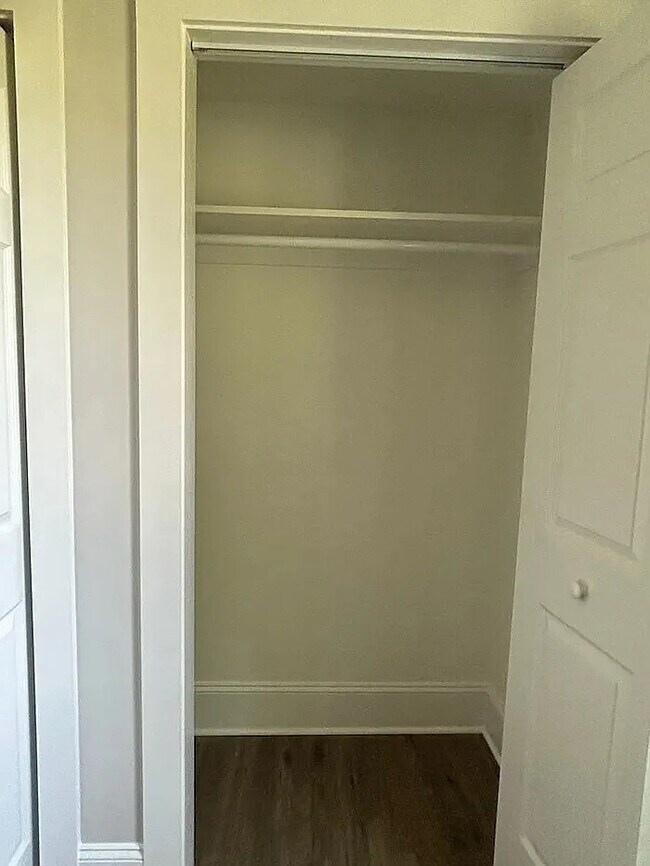 Building Photo - 1 Bedroom 1 Bathroom