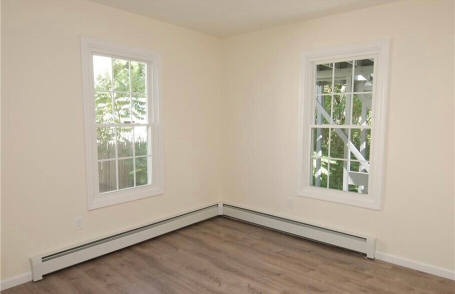 Building Photo - 19 D'Annunzio Ave