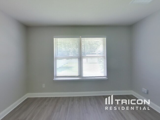 Building Photo - 2320 Bur Oak Place