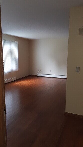 Livingroom - 2703 Ventura Dr