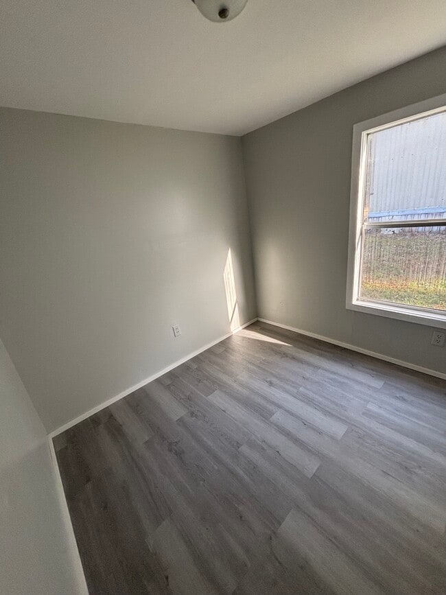 Building Photo - 40 Mcilwain Rd