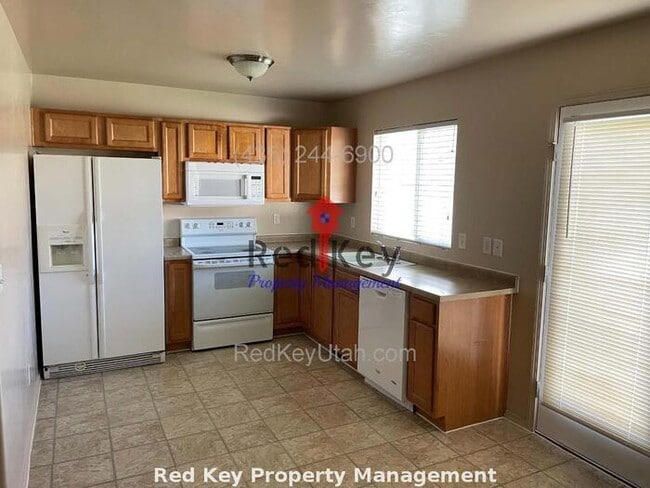 Building Photo - 80 E Single Family Home