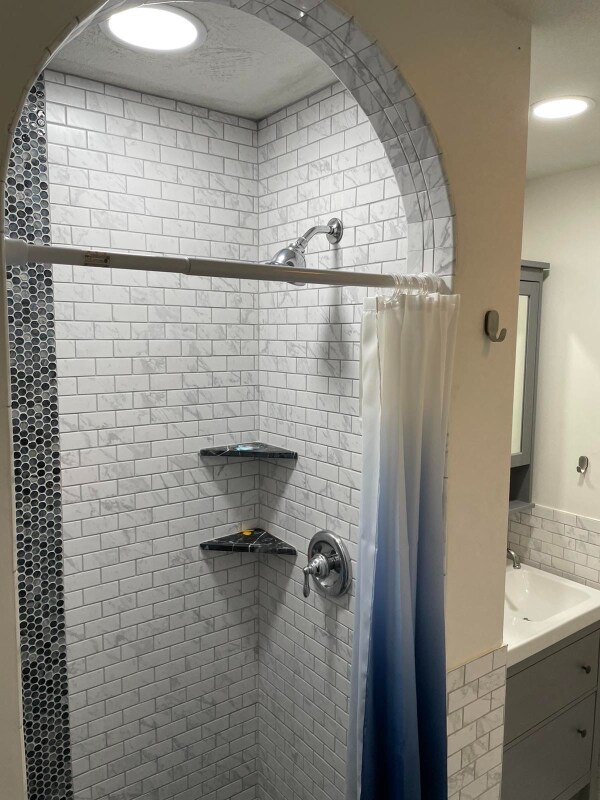 Building Photo - 416 E Main St