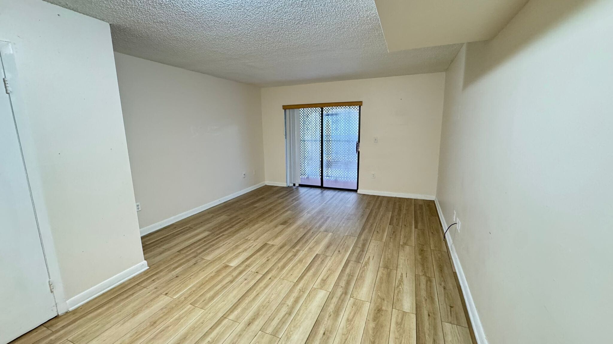 Building Photo - 2319 W 60th St