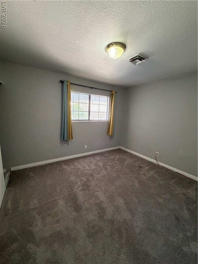 Building Photo - 2820 S Sandhill Rd