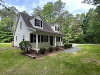 Building Photo - Beautiful, updated 3 BR 2 BA home in peace...